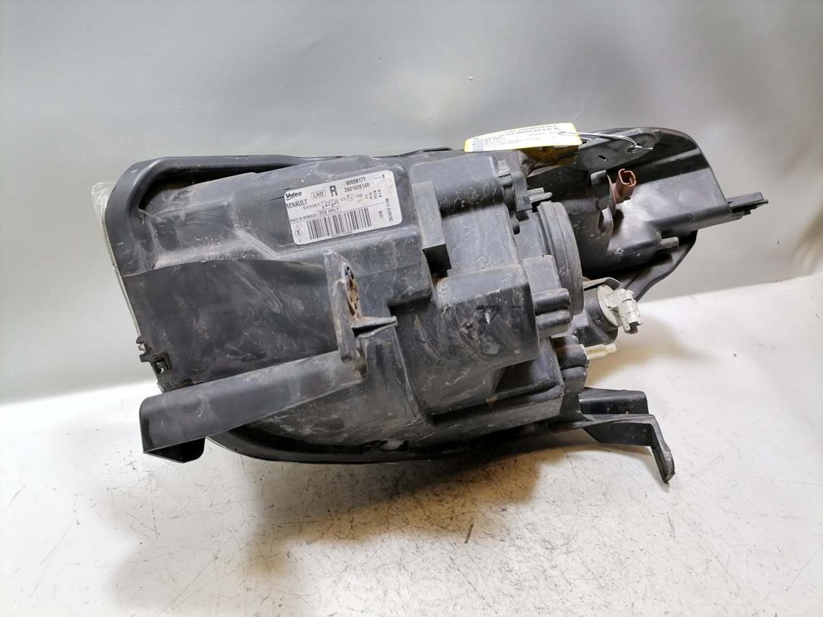 Dacia Lodgy original Scheinwerfer vorn rechts Halogen leicht vergilbt Bj.2013